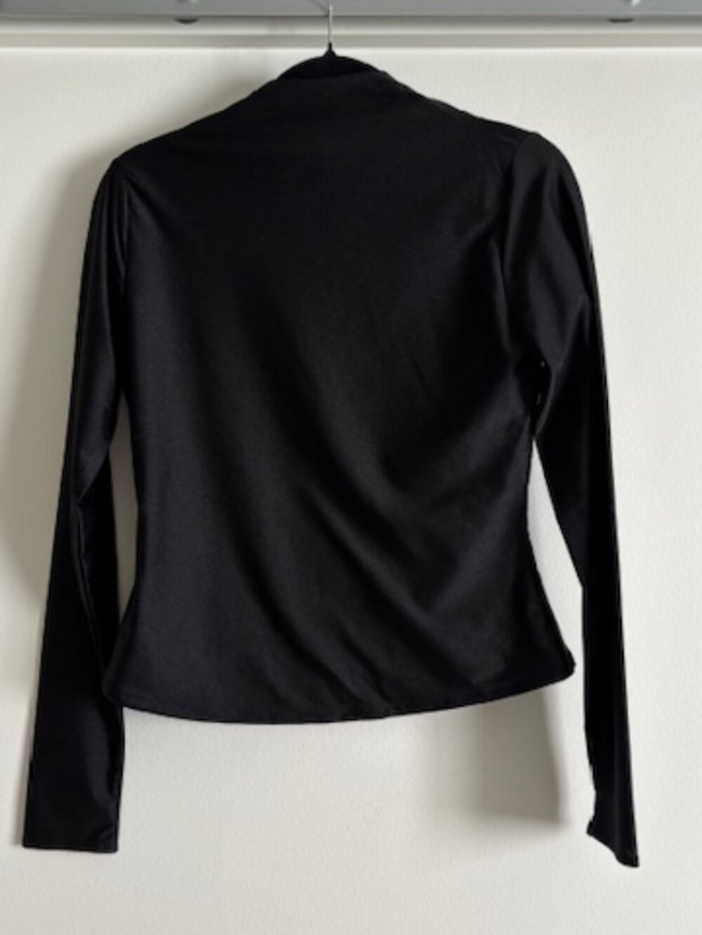 Naked Wardrobe mock neck zip back smoothing top XL